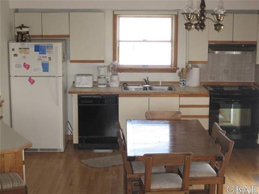 listing02.jpg